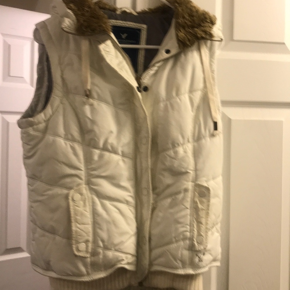 Good condition. A lil off color from wear and tear